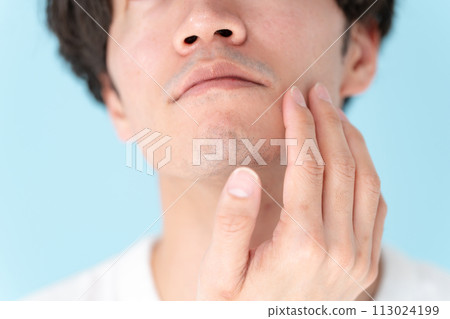 中年男人鬍子美女 113024199