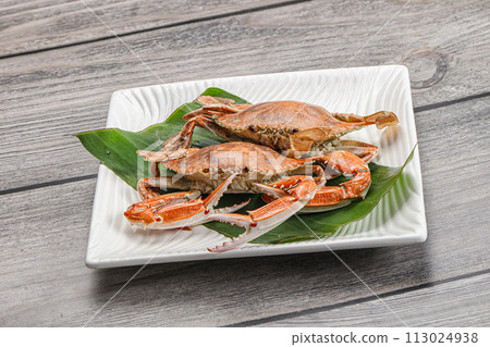 Yummy boiled crab in the plate Yummy boiled crab in the plate 113024938