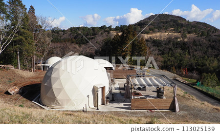 Glamping dome-shaped tent 113025139