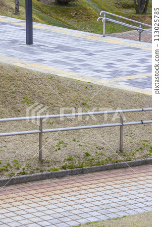公園內走道與樓梯的風景 鳥取縣布施體育公園 113025785