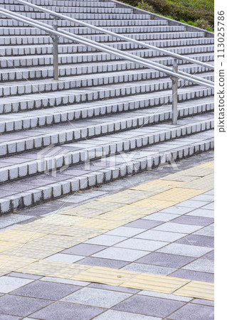 公園內走道與樓梯的風景 鳥取縣布施體育公園 113025786