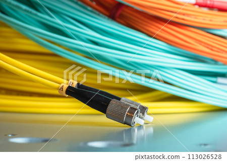 Fiber optic patch cord cable used to telecommunication networks Fiber optic patch cord cable used to telecommunication networks 113026528