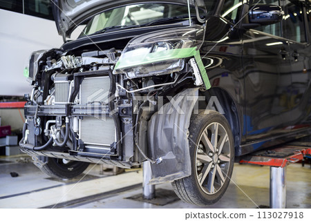 Automobile car grill front workshop maintenance shop image Automobile car grill front workshop maintenance shop image 113027918