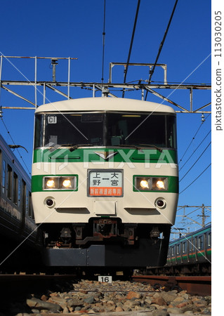185 series Shinkansen relay color returning home to Oyama Station on the Tohoku Line (Oyama Vehicle Center photo session)_Photographed on March 2, 2024 185 series Shinkansen relay color returning home to Oyama Station on the Tohoku Line (Oyama Vehicle Center photo session)_Photographed on March 2, 2024 113030205