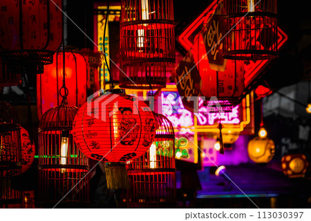 Night of birdcage and lanterns Night of birdcage and lanterns 113030397