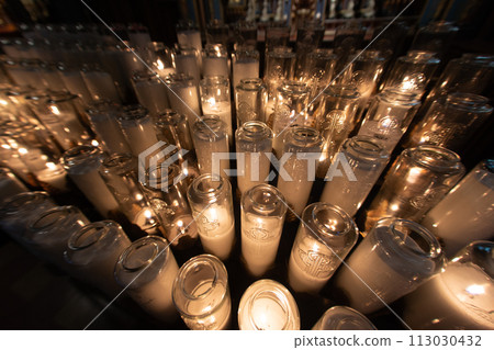 大教堂燭台和蠟燭 113030432