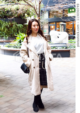 Business woman Business woman 113030749