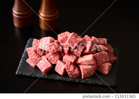 Cubed beef thigh, Kuroge Wagyu beef from Miyazaki Prefecture 113031365