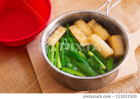 Miso soup made in a pot 113031920