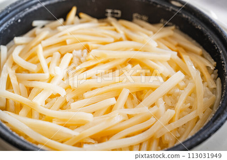 Rice with cooked bamboo shoots Rice with cooked bamboo shoots 113031949