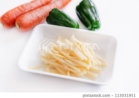 Boiled bamboo shoots 113031951