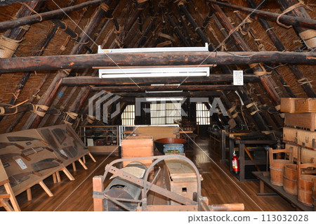 合掌造建築內展示的舊工具 合掌造建築內展示的舊工具 113032028