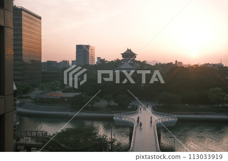 當地城市北九州黃昏的城市景觀 當地城市北九州黃昏的城市景觀 113033919
