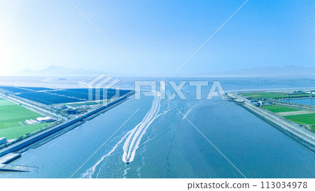 用無人機拍攝的海藻漁船 用無人機拍攝的海藻漁船 113034978