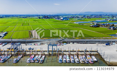 用無人機拍攝的海藻漁船 用無人機拍攝的海藻漁船 113034979