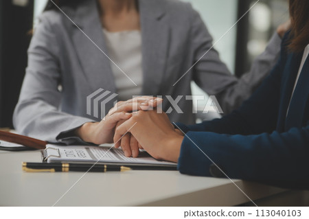 Lawyer, legal advisor, businessman brainstorming information on agreement details Business contracts in legal processing books for accuracy in contract documents. joint financial investment. Lawyer, legal advisor, businessman brainstorming information on agreement details Business contracts in legal processing books for accuracy in contract documents. joint financial investment. 113040103