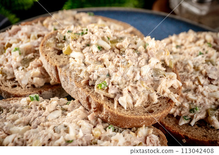 Sandwich with tuna paste and eggs. 113042408