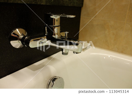 bathtub lever faucet 113045314