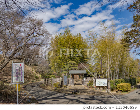 日本庭園的入口大門及告示牌(千葉縣柏市曙山公園內) 日本庭園的入口大門及告示牌(千葉縣柏市曙山公園內) 113046659