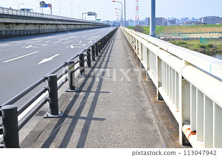 國道 17 號新大宮繞道，從佐雨橋眺望東京方向 113047942