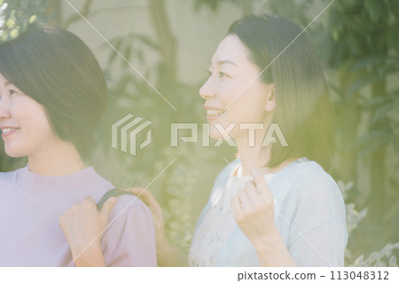female, females, lady 113048312