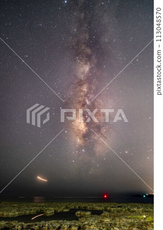 The Milky Way seen at Ojima Coast in Okinawa Prefecture 113048570