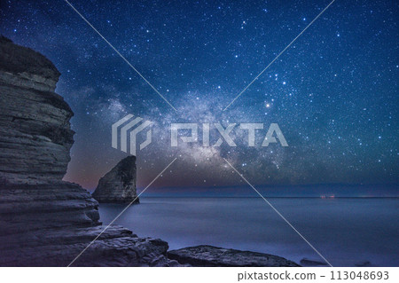 Spring Milky Way at Ohatsuki Coast, Chiba Prefecture 113048693