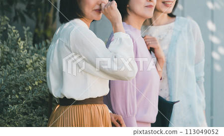 female, females, lady 113049052