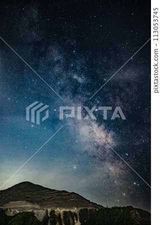 Mt. Buko and the Milky Way in spring seen from Chichibu Muse Park, Saitama Prefecture 113053745