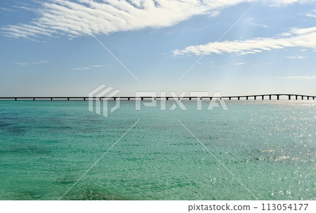 宮古島三大橋之一的來間橋 宮古島三大橋之一的來間橋 113054177