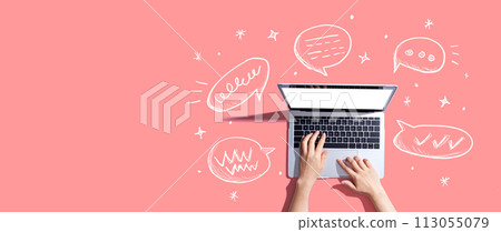 Speech bubbles and a laptop Speech bubbles and a laptop 113055079