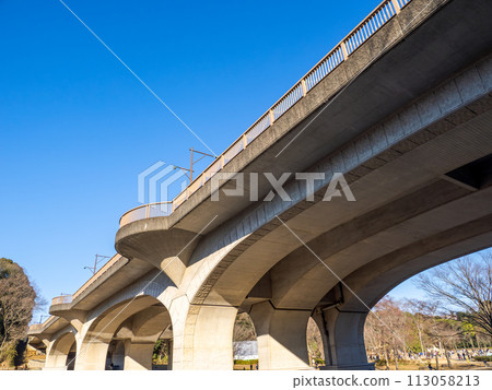 "Hiroba Bridge" seen from "Water and Shadow Square" (Matsudo City, Chiba Prefecture, 21st Century Forest and Plaza) "Hiroba Bridge" seen from "Water and Shadow Square" (Matsudo City, Chiba Prefecture, 21st Century Forest and Plaza) 113058213