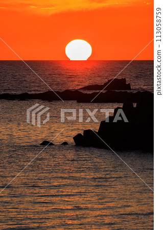 Sunset over the sea of Kakuriki-nada Sunset over the sea of Kakuriki-nada 113058759