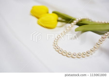 tulip and pearl necklace tulip and pearl necklace 113061800