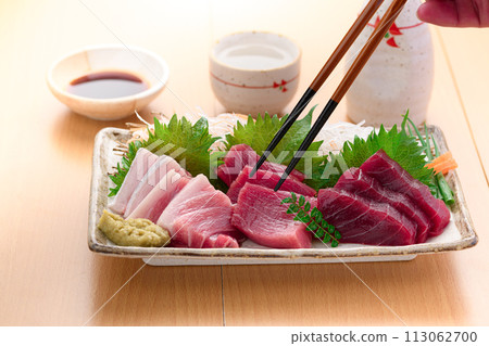 南紀勝浦港鮪魚鮪魚生魚片(生)瘦肉、中脂鮪魚、大脂鮪魚 南紀勝浦港鮪魚鮪魚生魚片(生)瘦肉、中脂鮪魚、大脂鮪魚 113062700