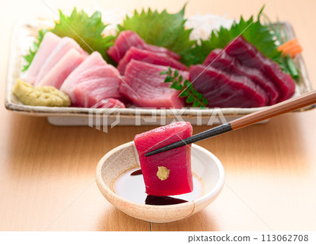 南紀勝浦港鮪魚鮪魚生魚片(生)瘦肉、中脂鮪魚、大脂鮪魚 南紀勝浦港鮪魚鮪魚生魚片(生)瘦肉、中脂鮪魚、大脂鮪魚 113062708