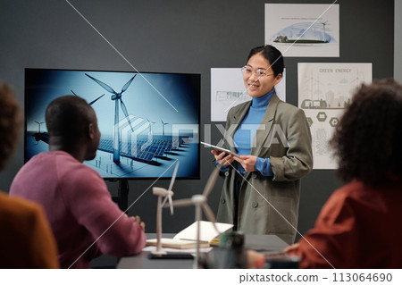 Happy speaker by interactive board 113064690