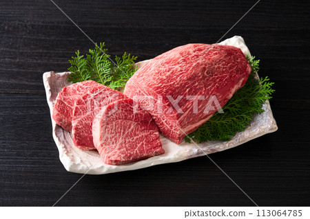 Domestic Japanese black beef, thigh meat (Shinshin) 113064785