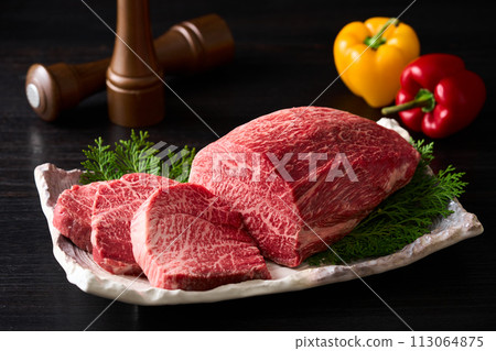 Domestic Japanese black beef, thigh meat (Shinshin) Domestic Japanese black beef, thigh meat (Shinshin) 113064875