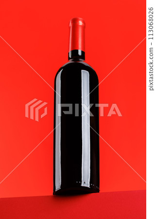 Red wine elegance 113068026