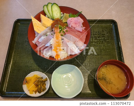 Seafood bowl with fresh and rich ingredients Seafood bowl with fresh and rich ingredients 113070472
