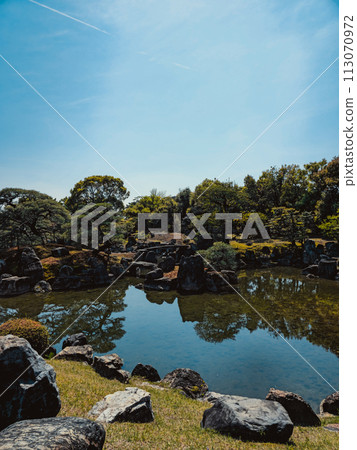 The Lake In Japan During The Sunny Season  113070972