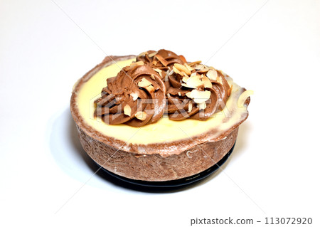 Cake basket with cream and cottage cheese. 113072920