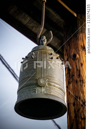 old-fashioned half bell old-fashioned half bell 113074235