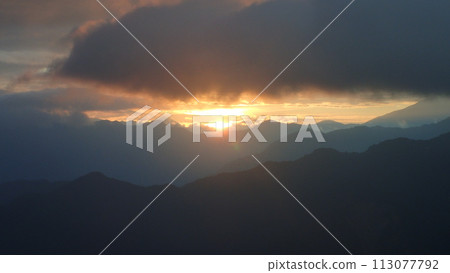 阿里山日出 113077792