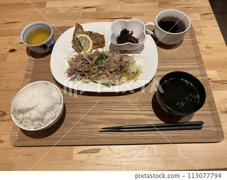 員工自助餐廳 113077794