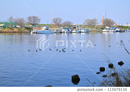 Spring weather, Arakawa main stream, view from under Sasame Bridge, spring scenery Spring weather, Arakawa main stream, view from under Sasame Bridge, spring scenery 113079138