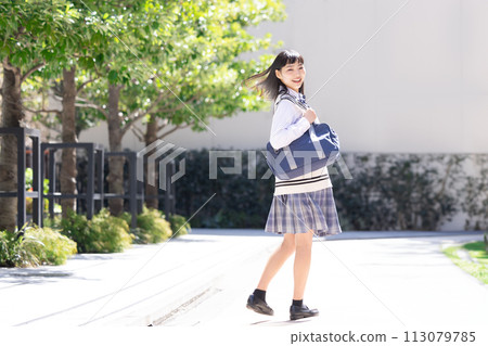 High school girl portrait 113079785