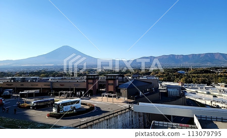 禦殿場奧特萊斯和富士山 113079795