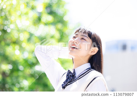 High school girl portrait 113079807